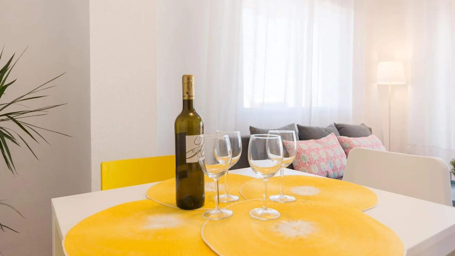 Malagasuite Fuengirola Yate III Apartament